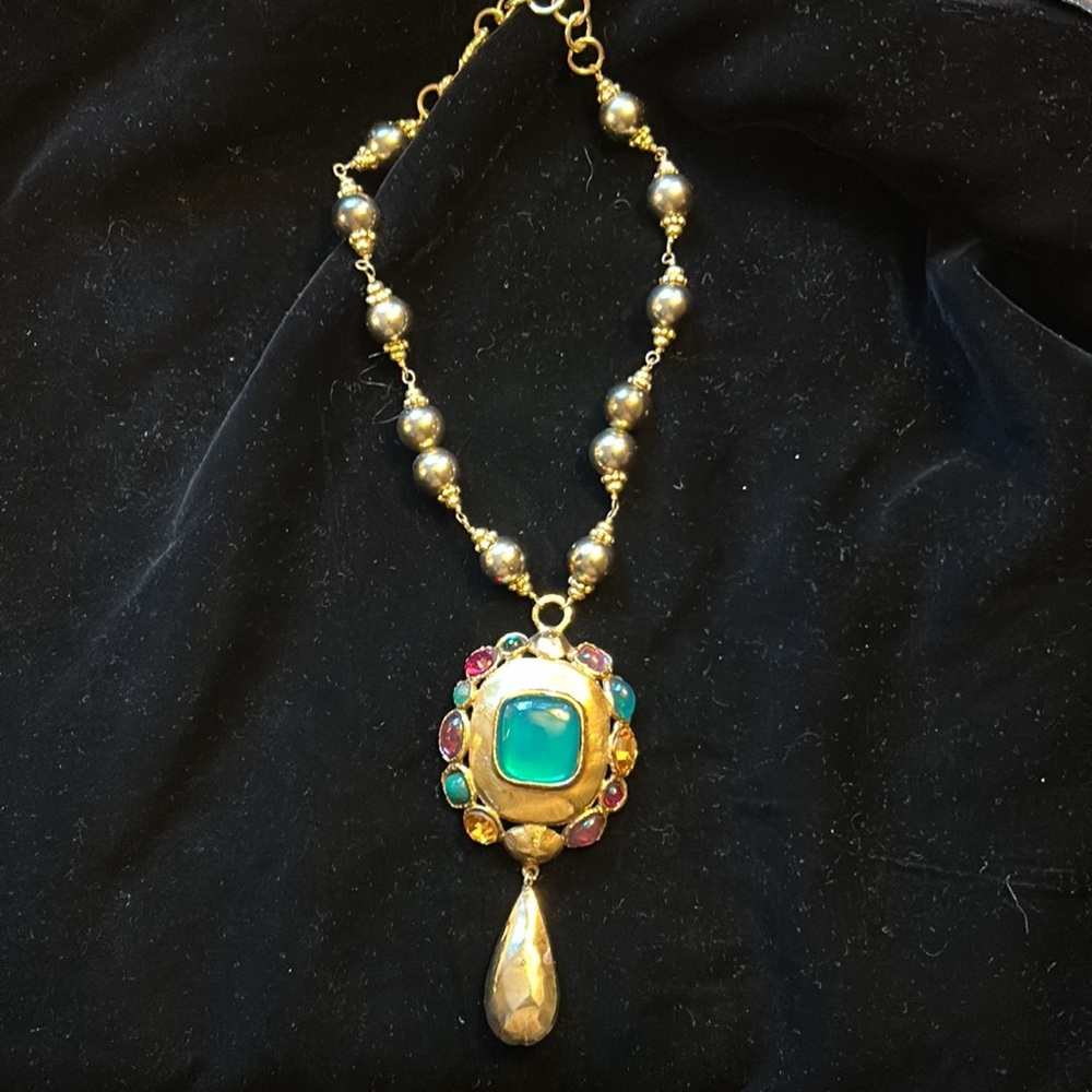 Vintage Emanuel Ungaro medallion Necklace - Picture 9 of 10